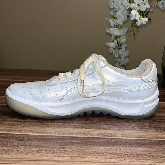 Puma white shimmery sneakers. - Picture 5 of 14